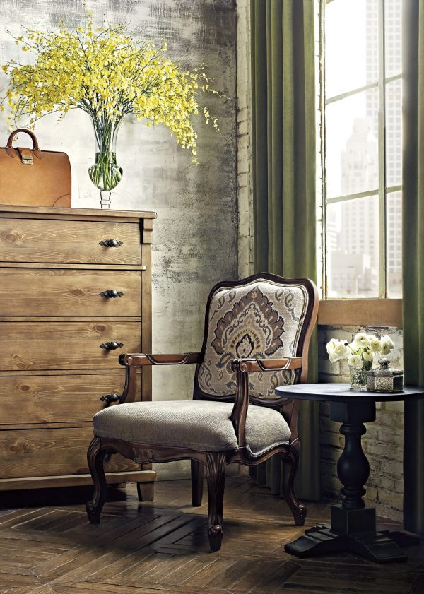 PRAUG FIVE DRAWER CHEST