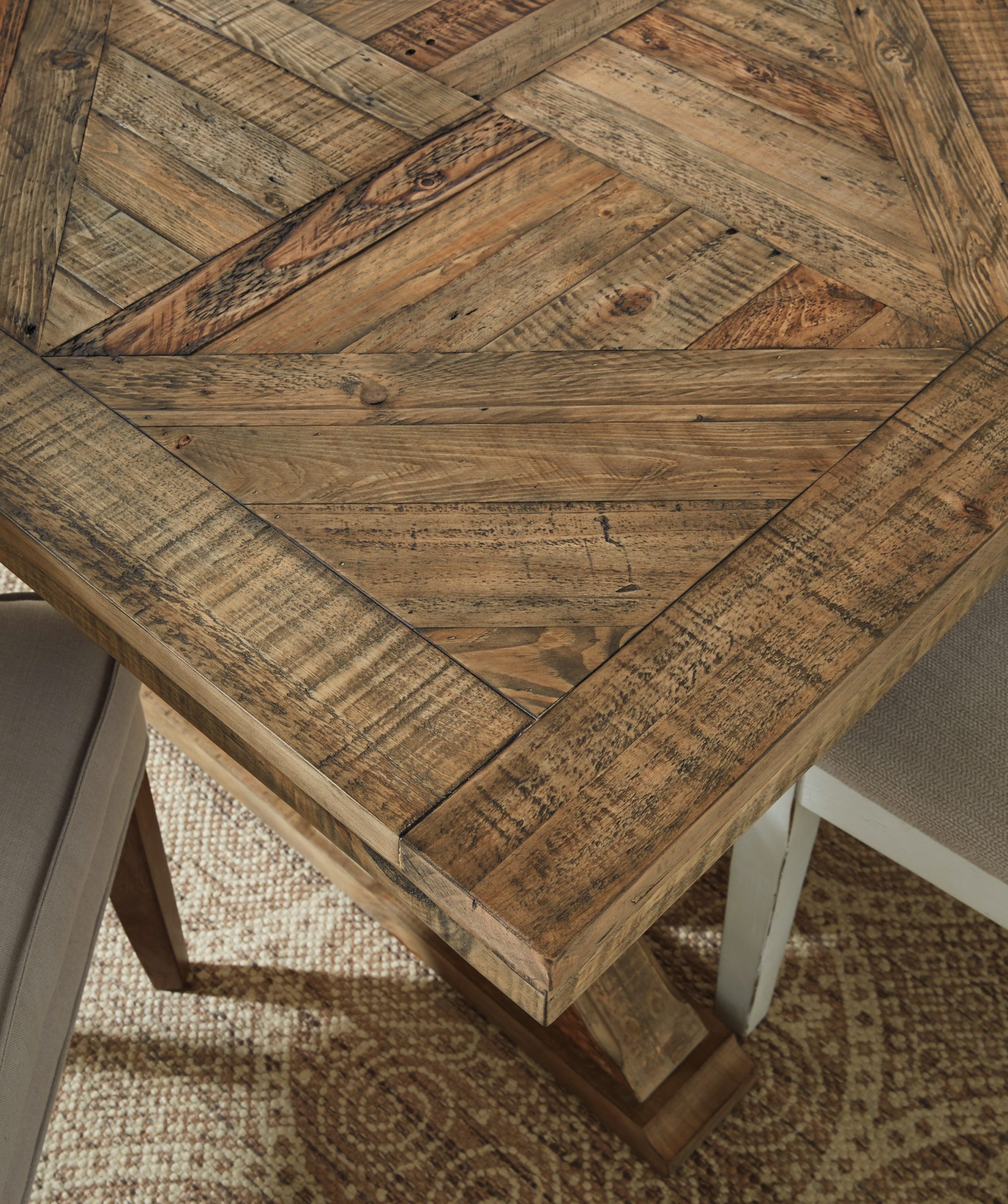 Ashley Furniture Grindleburg Rectangular Dining Table