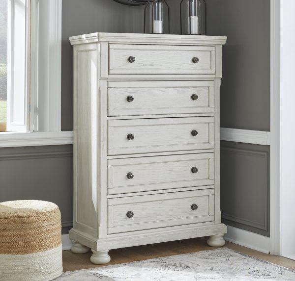 ROBBINSDALE CHEST OF DRAWERS