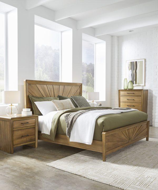 Takston Queen Panel Bed