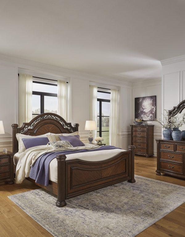 Lavinton Queen Poster Bed - Image 2