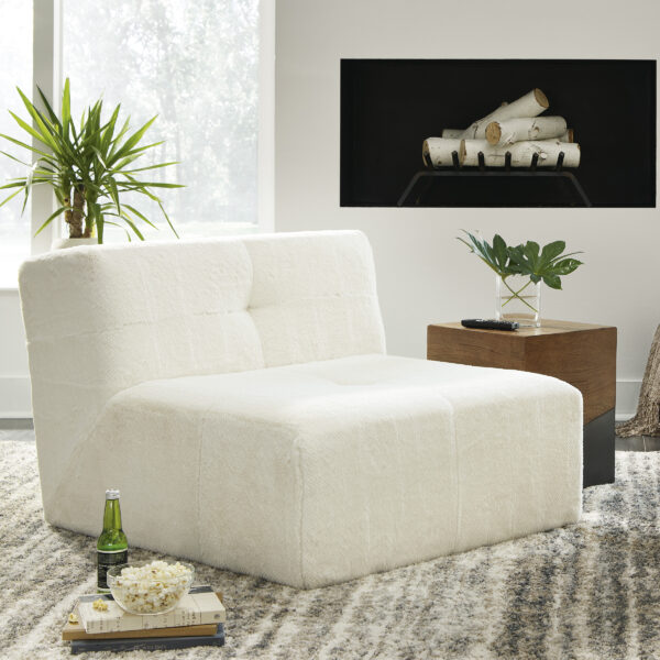 BRETTNER ACCENT CHAIR Ivory